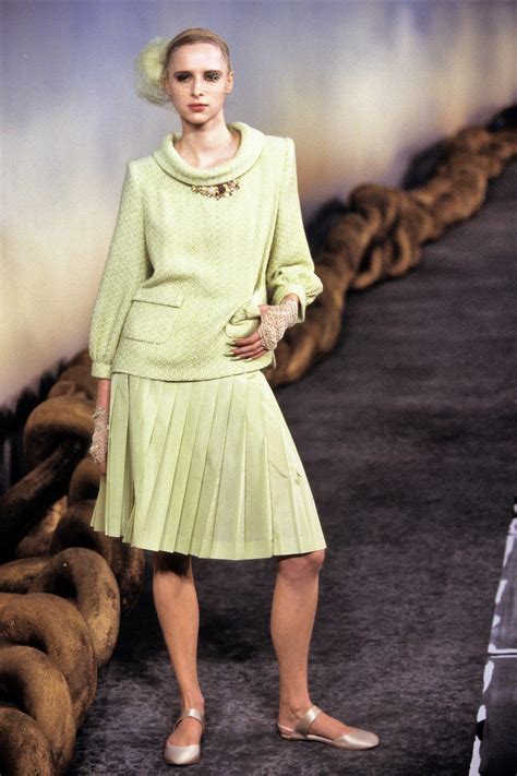 Chanel Spring 2001 Couture Fashion Show 